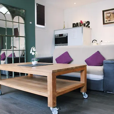 Charming Flat In *