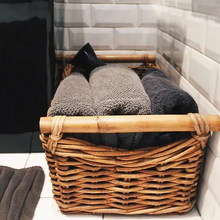 Charming Flat In 아파트