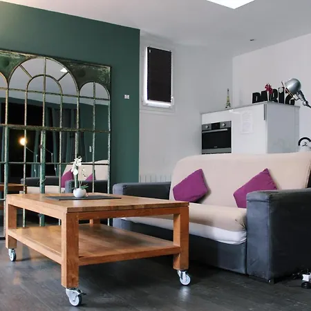 아파트 Charming Flat In *